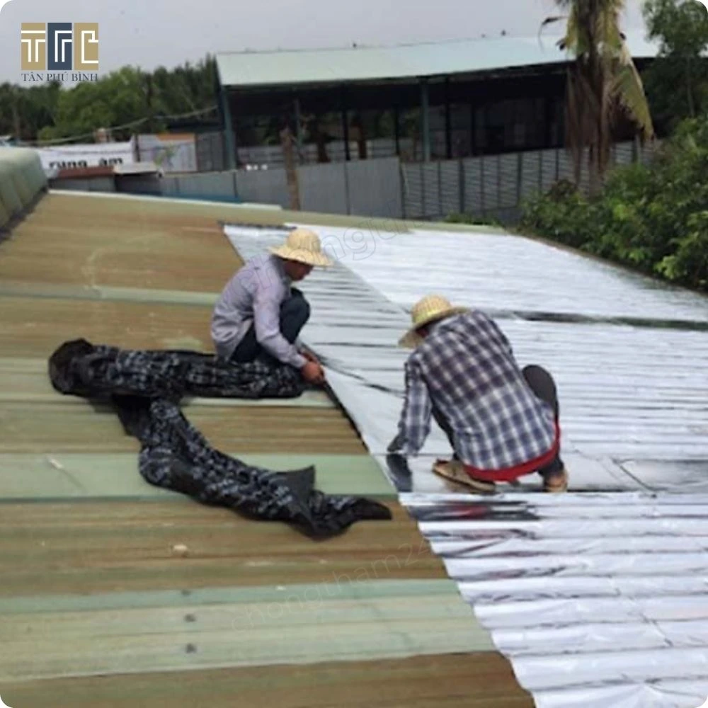 Tấm dán chống dột mái tôn - 2 Tấm dán chống dột mái tôn - 2