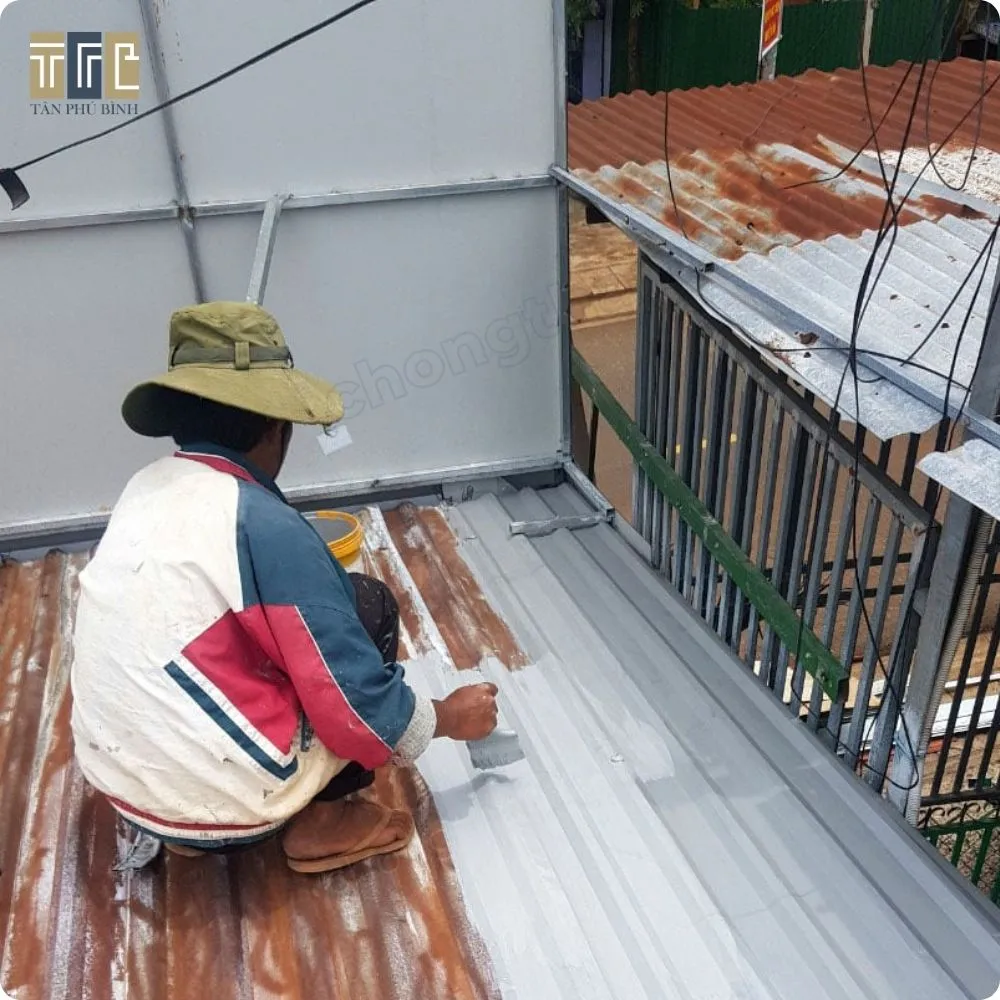 Nguyên nhân thấm dột mái tôn